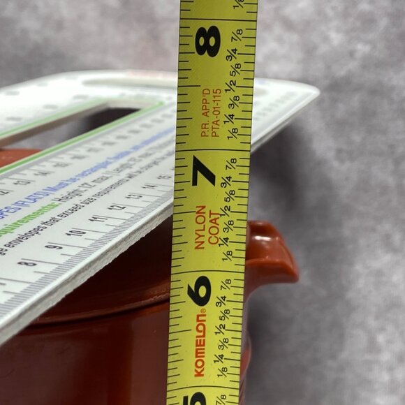 Rubbermaid Brown Plastic 1.5 Quart Pitcher Jug With Lid Ribbed Design - Picture 11 of 12